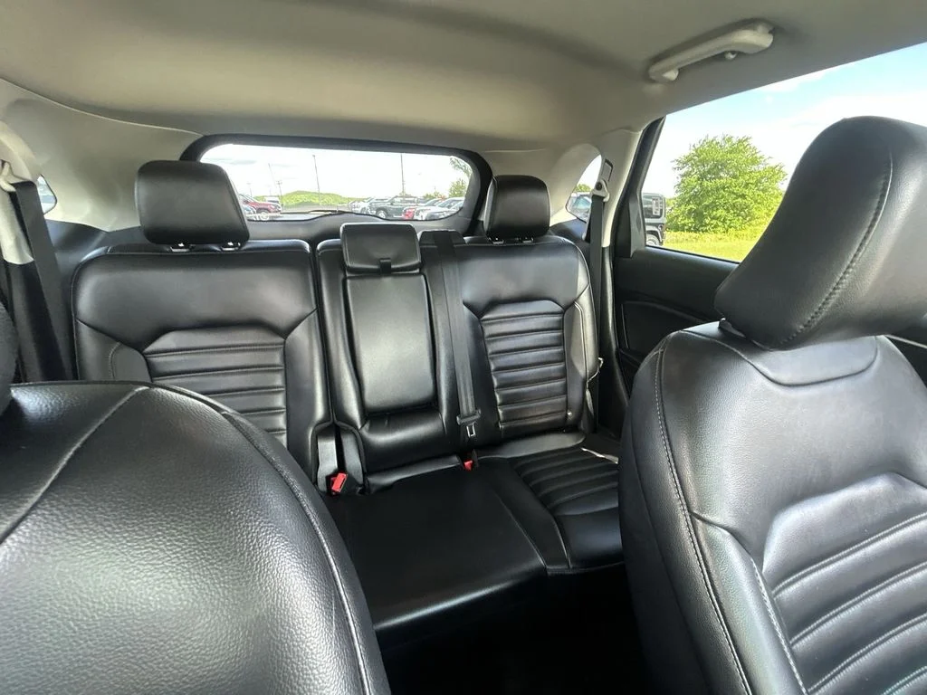Used 2023 Gray Ford SEL image 15