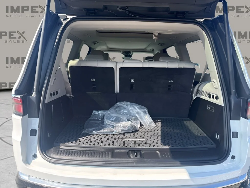 Used 2024 White Jeep Series III image 25