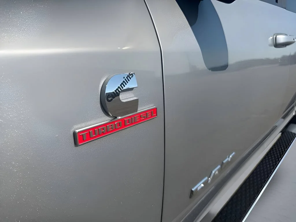 Used 2024  Ram Laramie image 39