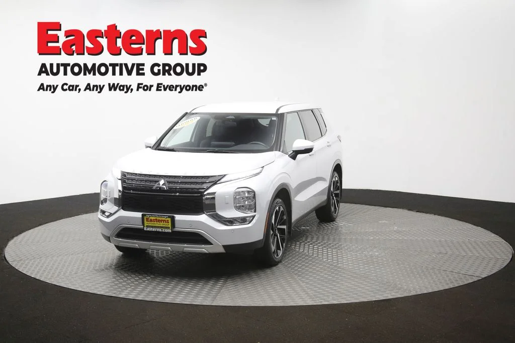 Used 2024 White Mitsubishi SE image 53