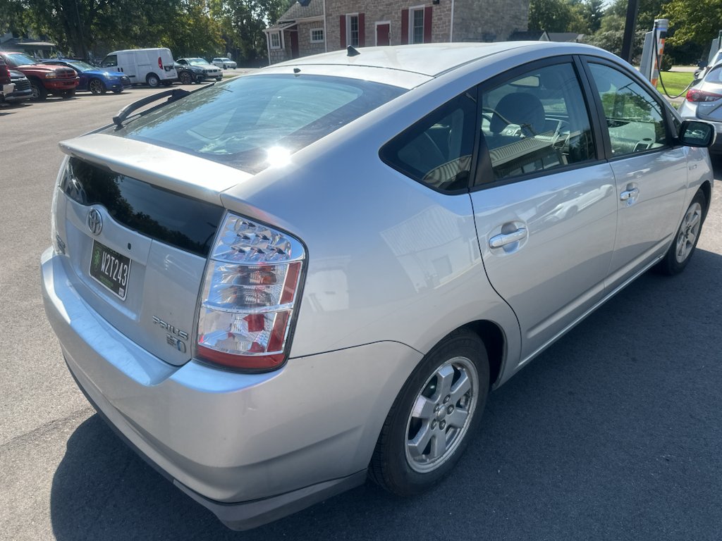 Used 2008 Classic Silver Metallic Toyota  image 2