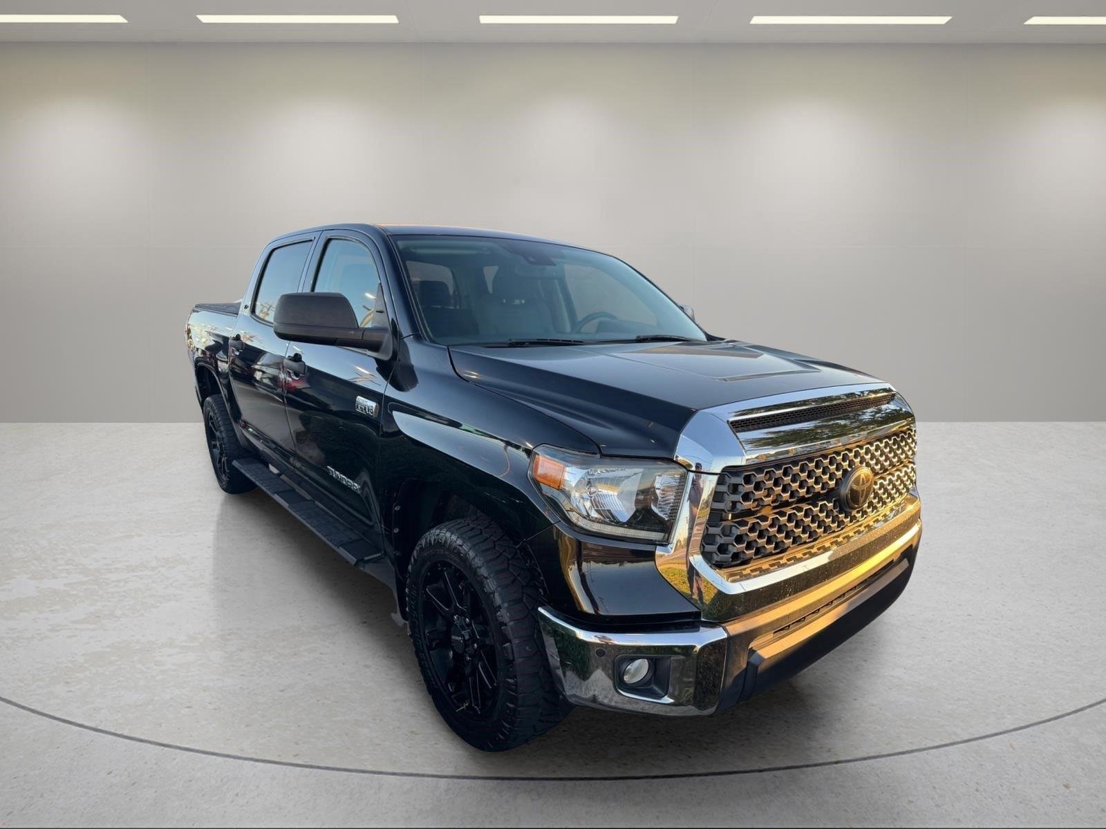 Used 2021 Midnight Black Metallic Toyota SR5 image 20