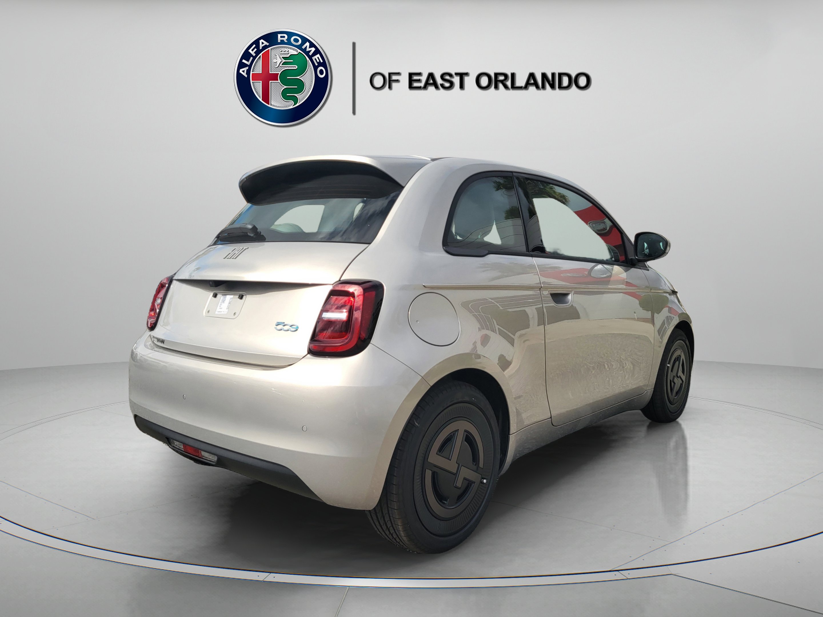 2025 FIAT 500e Base - Photo 8