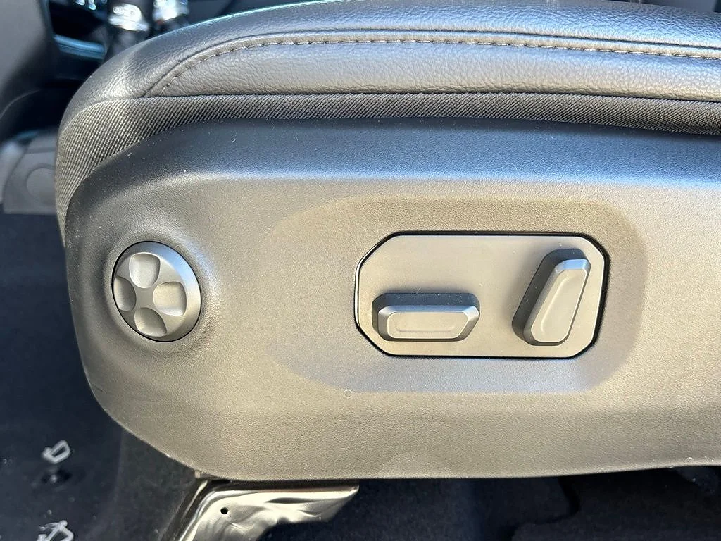 2025 Jeep Wrangler 4-Door Sahara - Photo 10