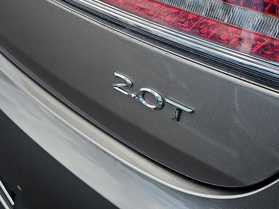 Used 2018 Mocha Metallic Lincoln Select image 9