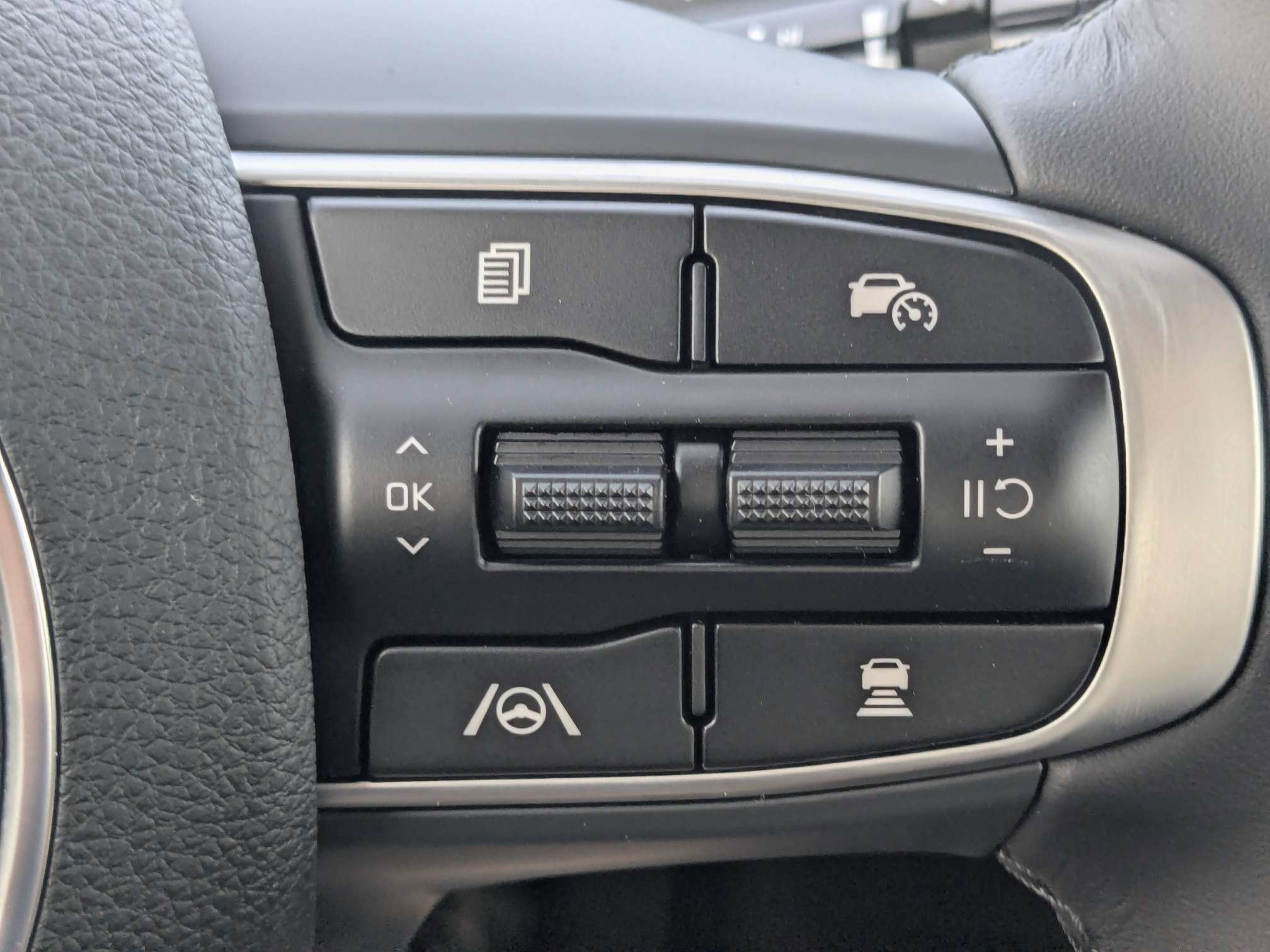 New 2026 Snow White Pearl Kia GT-Line FWD image 32
