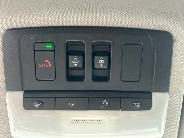 Used 2021 White Nissan SV image 16