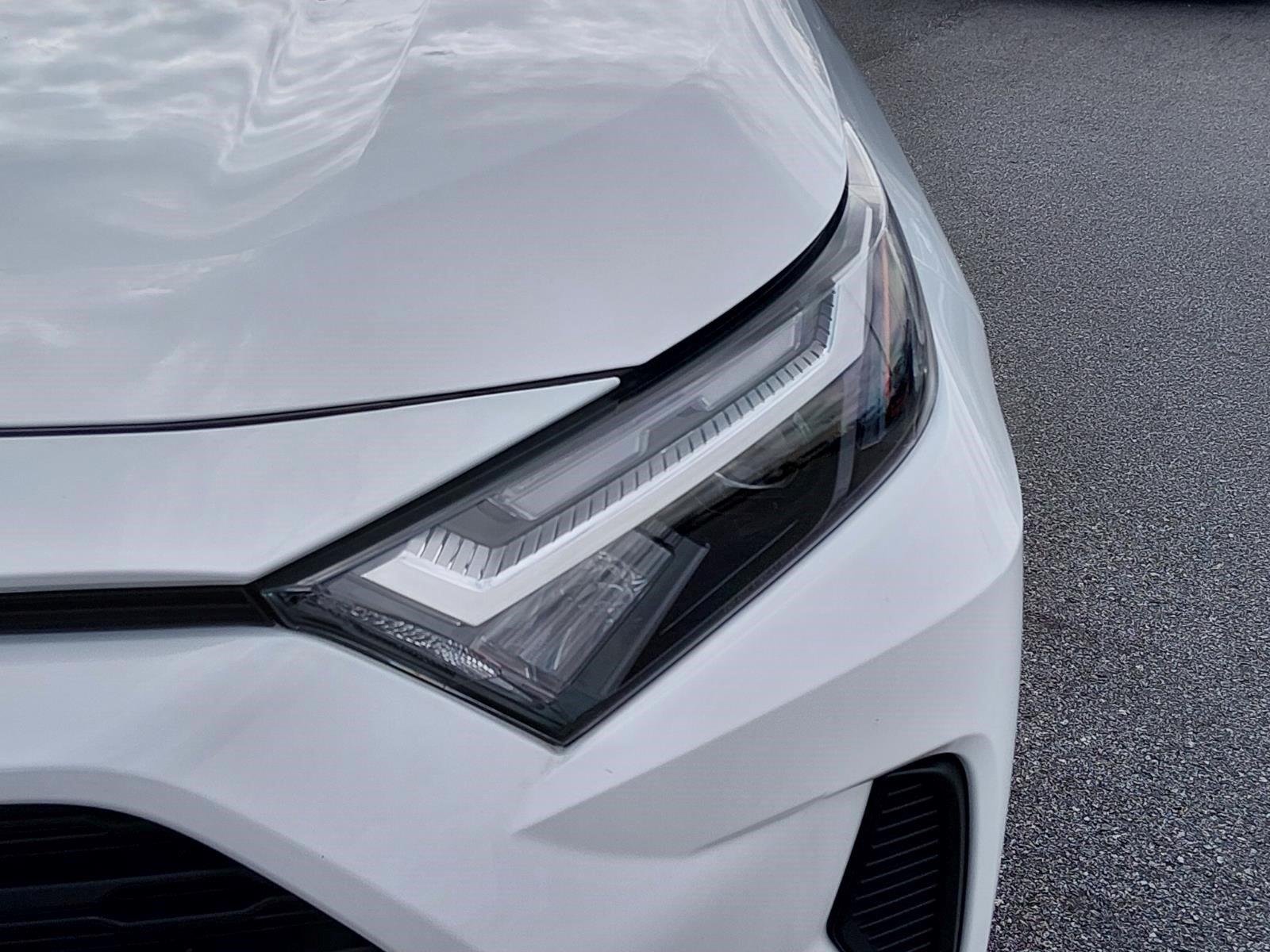 Used 2025 Ice Cap Toyota LE image 10