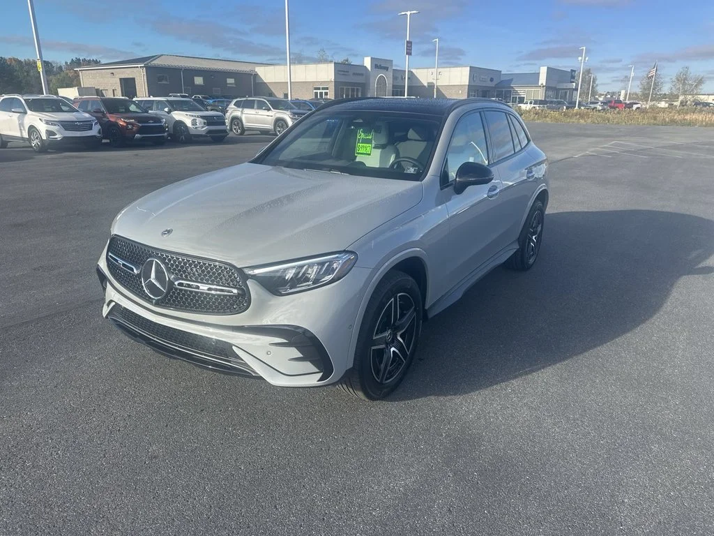 Used 2026  Mercedes-Benz GLC 300 image 4