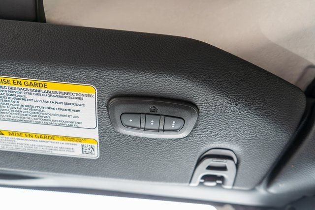 Used 2025  Jeep Sahara image 28