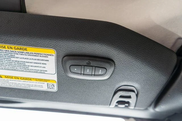 Used 2025 White/off-white Jeep Sahara image 28