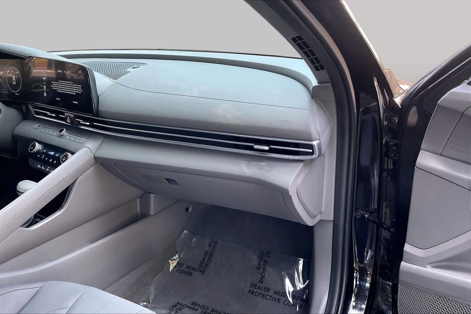 Used 2024 Abyss Black Hyundai SEL image 18
