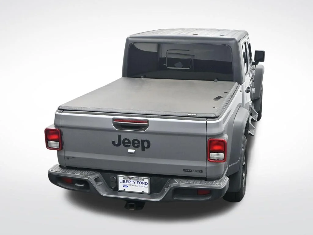 Used 2020 Billet Silver Metallic Clearcoat Jeep Sport image 34
