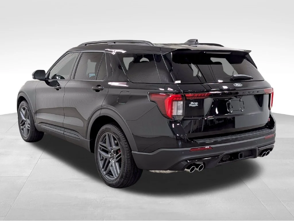 New 2027 Agate Black Metallic Ford ST image 25