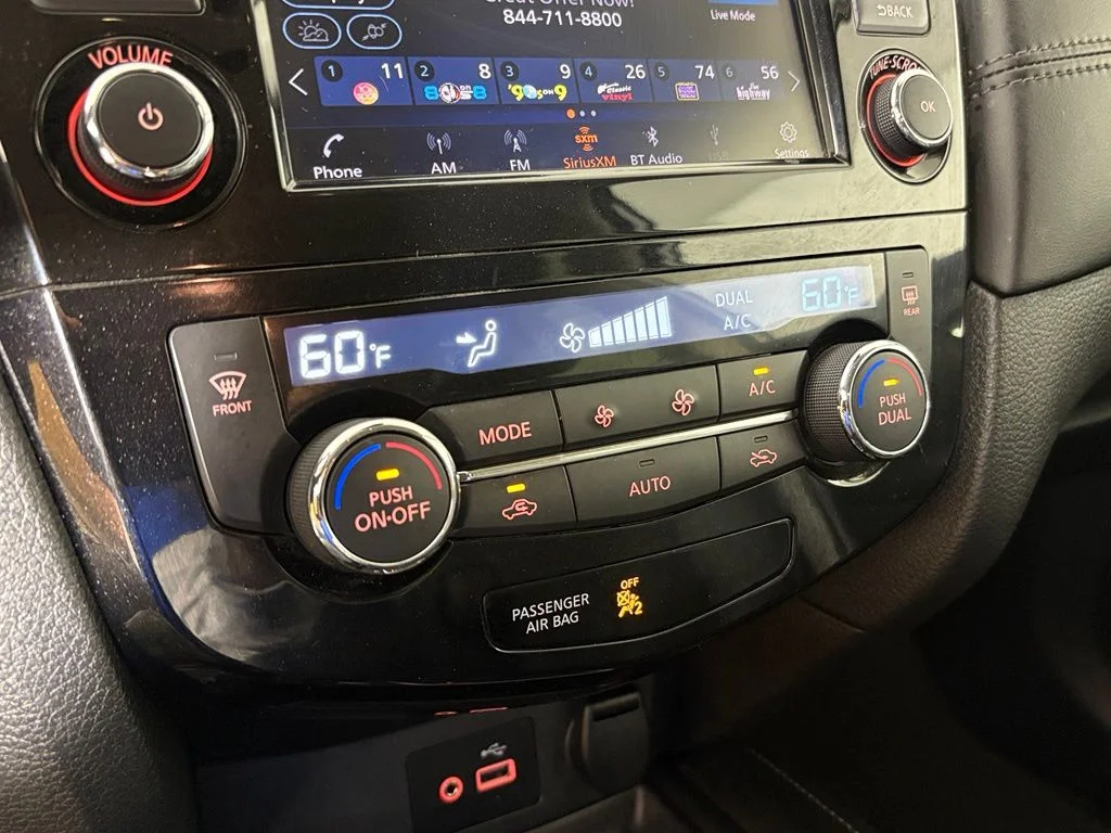 Used 2018 Silver Nissan Hybrid SL image 29