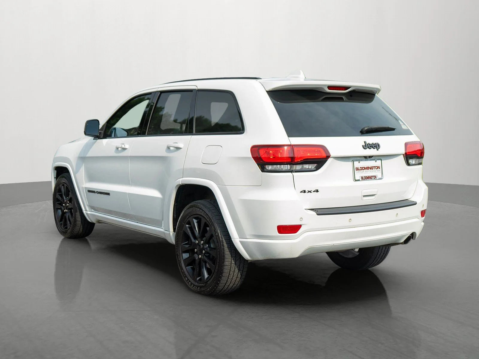Used 2019 Bright White Clearcoat Jeep Altitude image 5