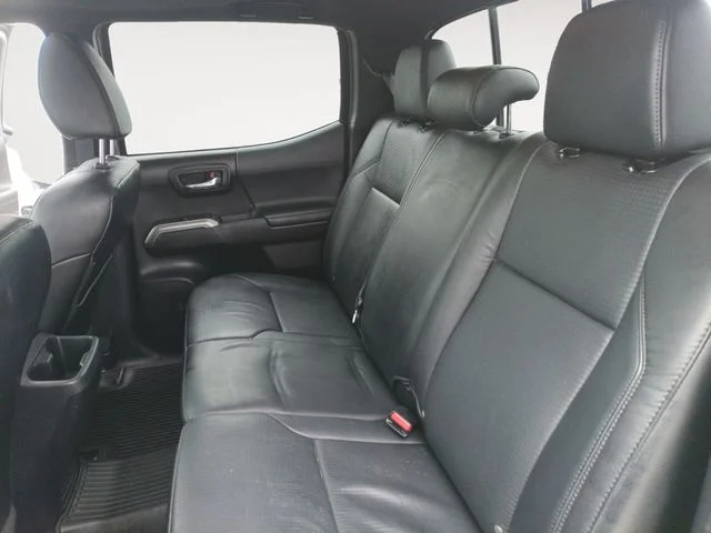 Used 2021  Toyota Limited image 13
