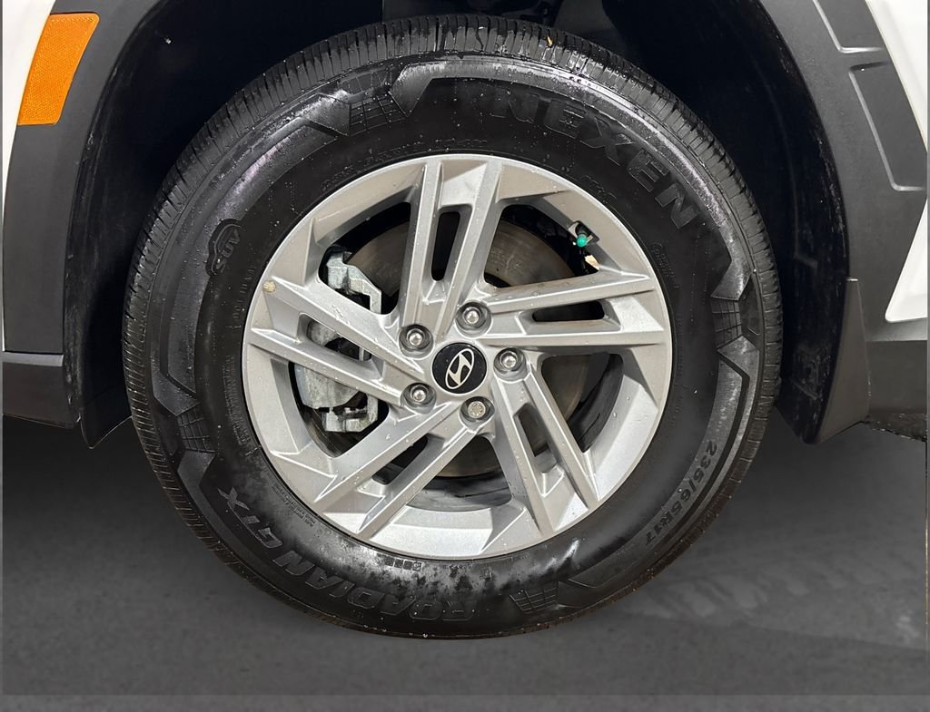 2025 Hyundai Tucson SE - Photo 12
