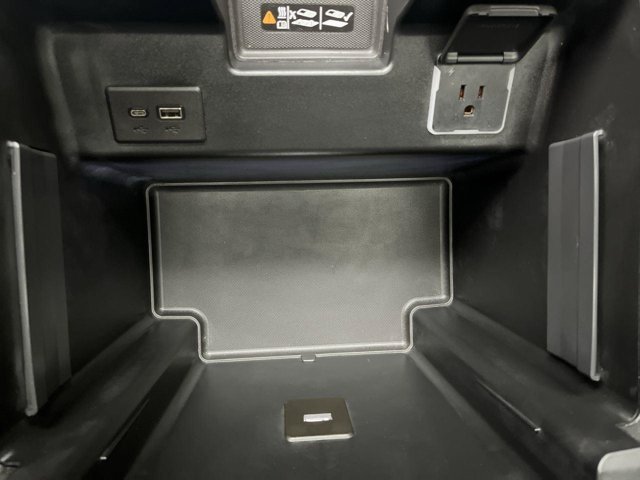 Used 2024 Onyx Black GMC Elevation image 29