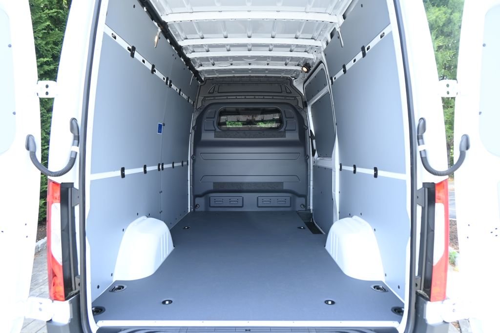 New 2026 Arctic White Mercedes-Benz Cargo 144 WB image 29
