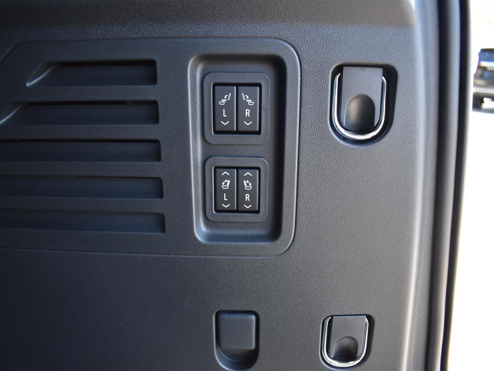 2026 GMC Acadia Denali Ultimate - Photo 12