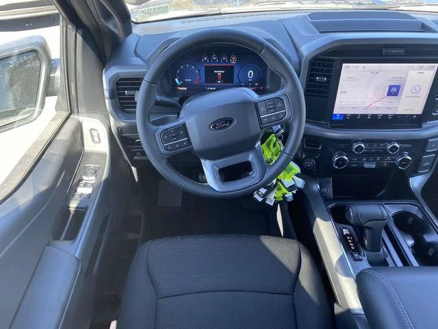 New 2026 Carbonized Gray Metallic Ford XLT image 5