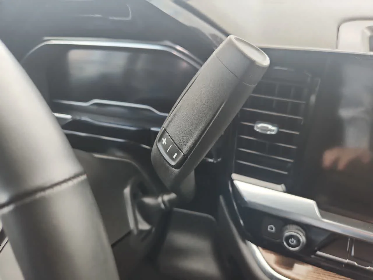 Used 2023 Dark Ash Metallic Chevrolet LT (2FL) image 19