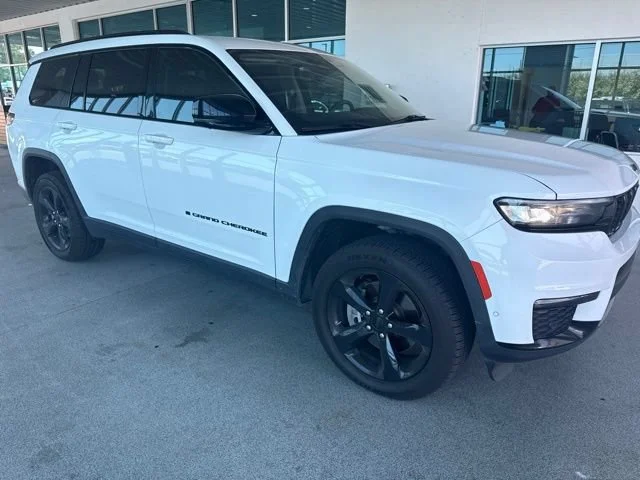 Used 2023 Bright White Clearcoat Jeep Limited image 1