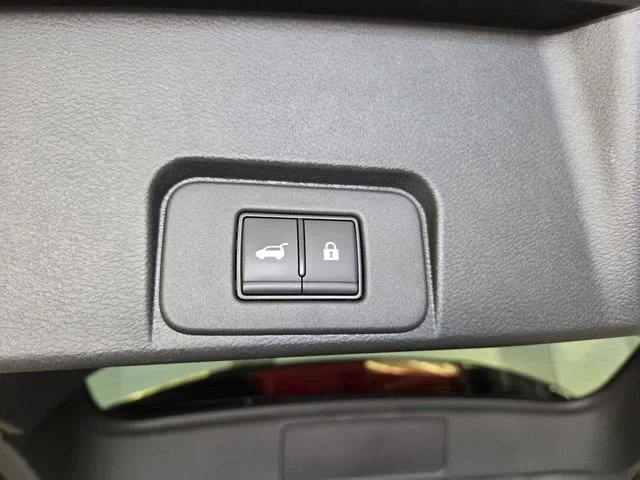 Used 2023 Gray Nissan Platinum image 16