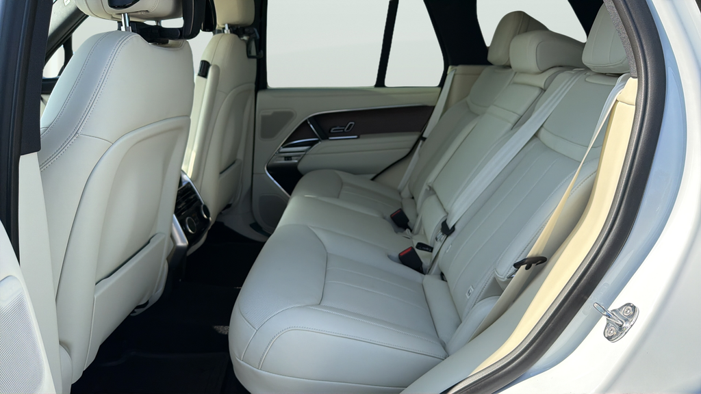 New 2026 Fuji White Land Rover SE image 18
