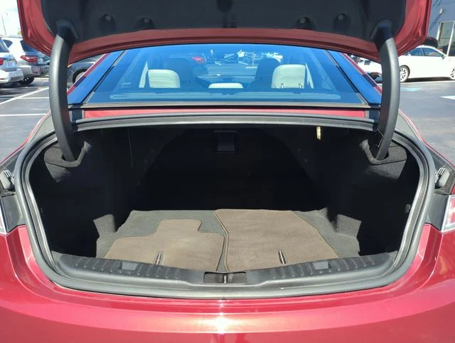 Used 2017 Red Lincoln Reserve image 19