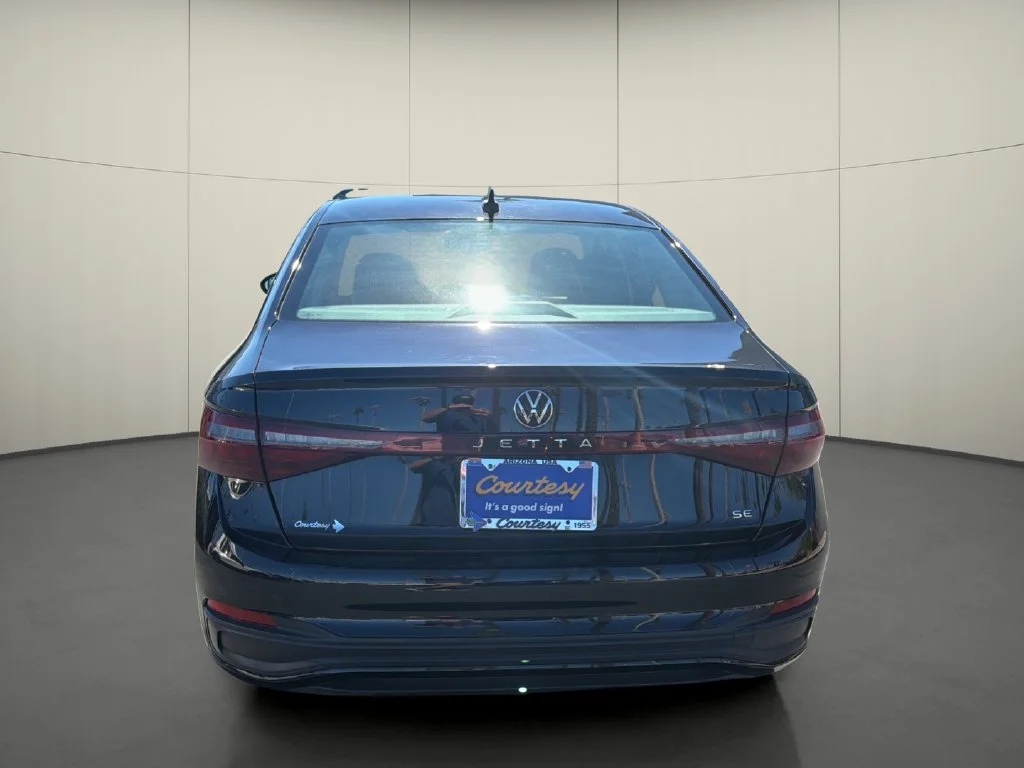 Used 2025 Black Volkswagen 1.5T SE image 6