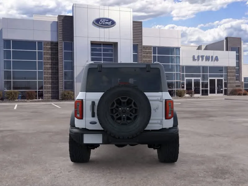 New 2026 Oxford White Ford Badlands® image 5