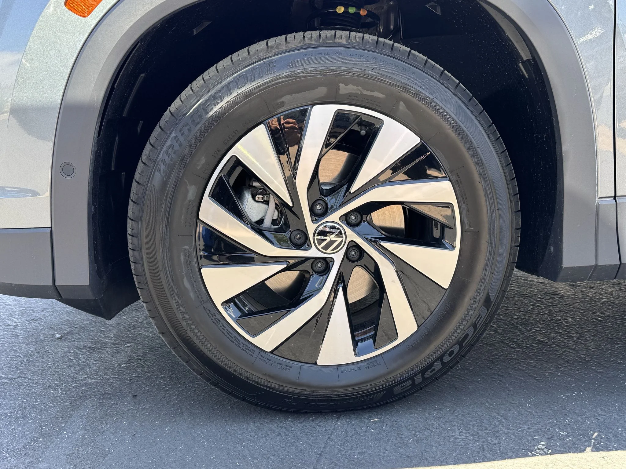 New 2026 Platinum Gray Metallic Volkswagen S image 11