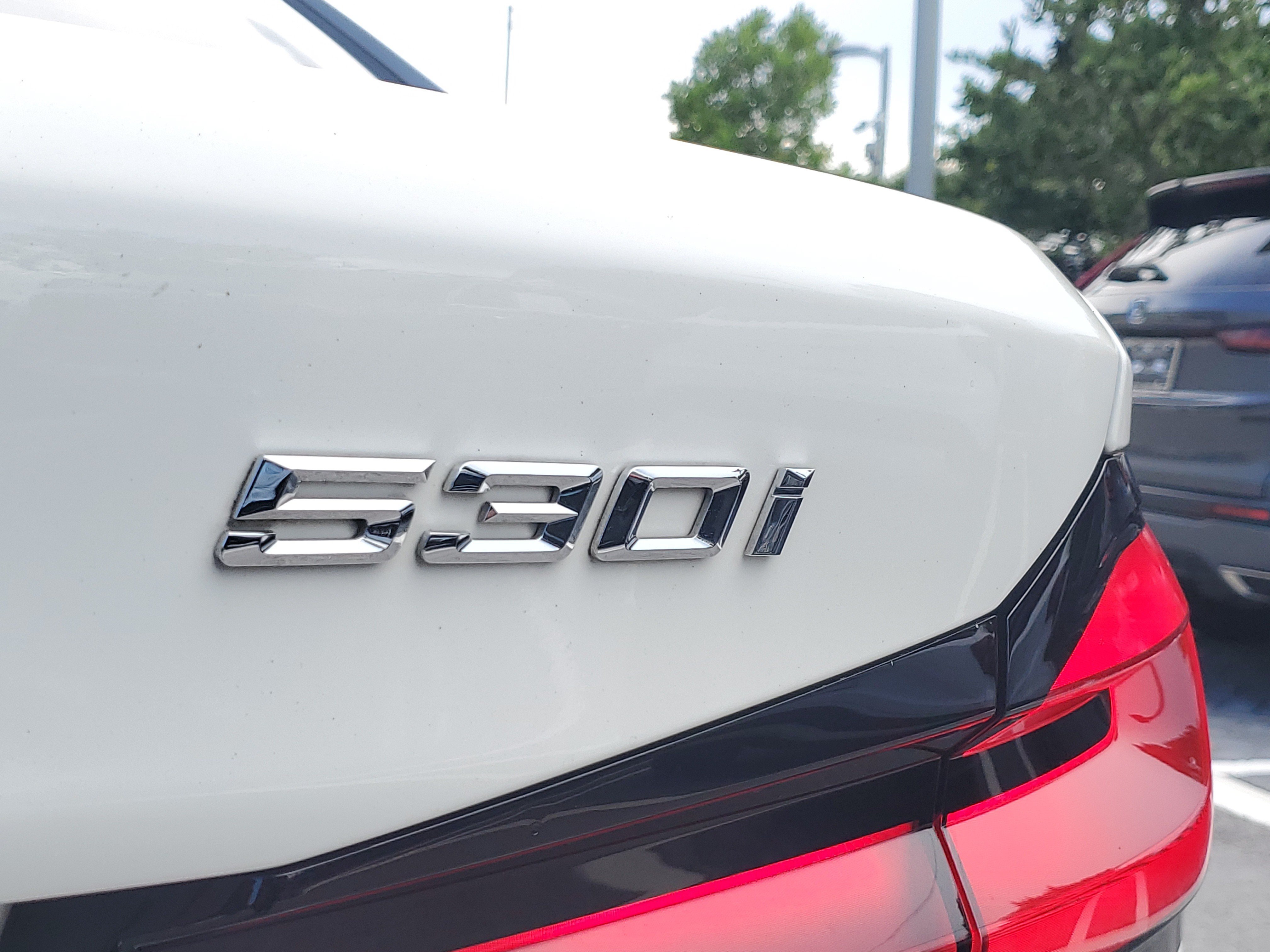 Used 2023 Alpine White BMW 530i image 8