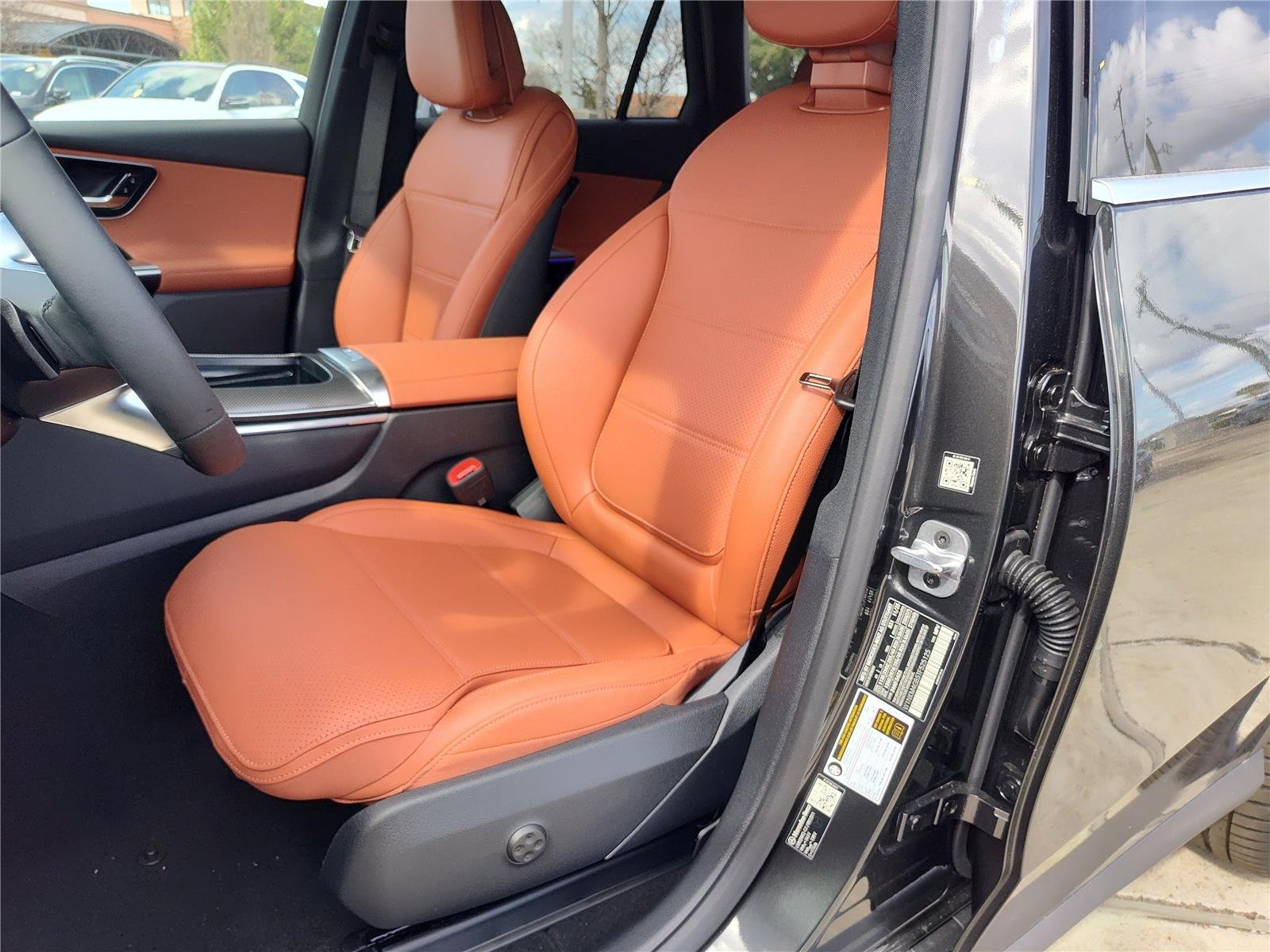 New 2026 Graphite Grey Metallic Mercedes-Benz GLC 300 image 6
