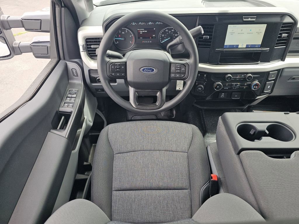 New 2026 Oxford White Ford XL image 4