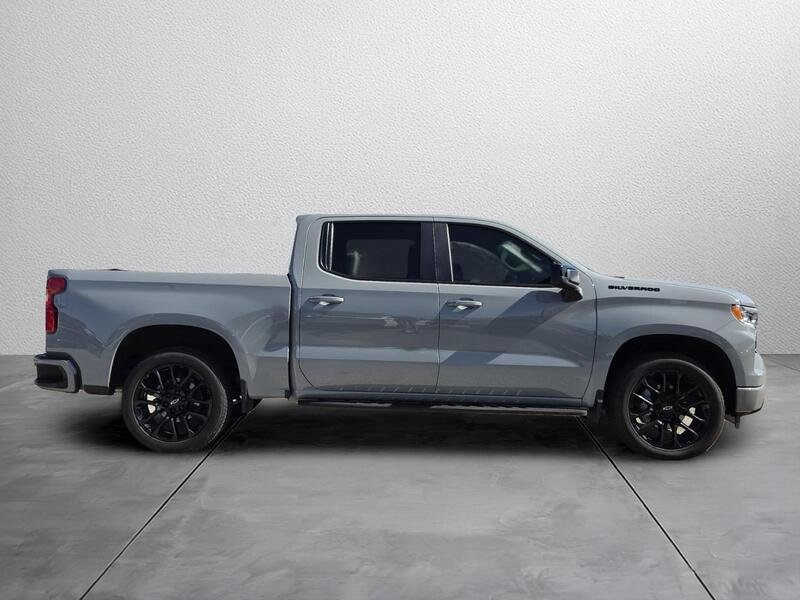 Used 2025 Slate Gray Metallic CHEVROLET 4WD CREW CAB 147" RST image 5