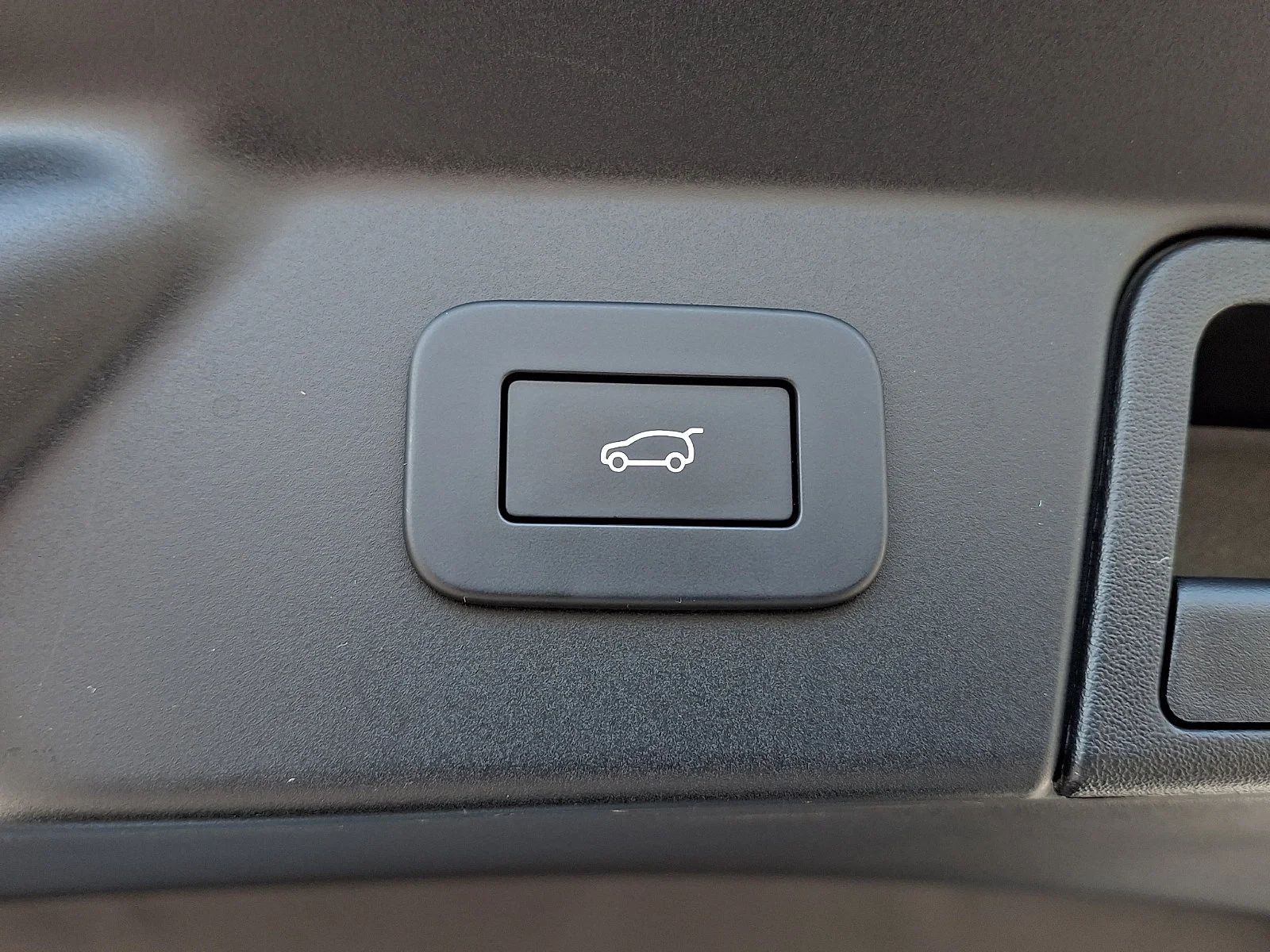 Used 2026 Fuji White   1Aa Land Rover S image 29