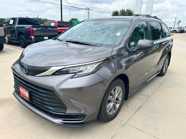 Used 2023 PREDAWN GRAY MICA Toyota  image 5
