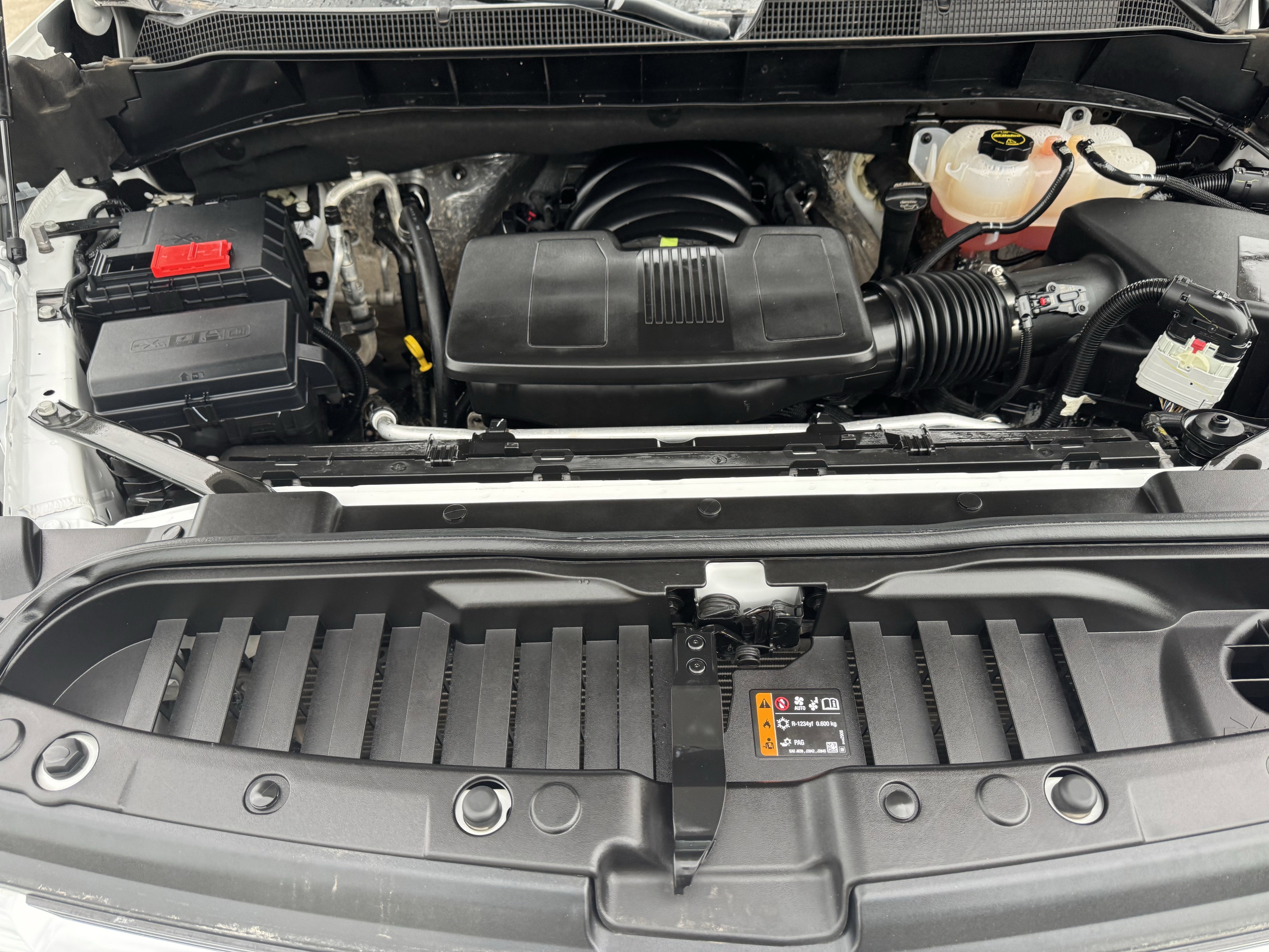 Used 2025 Summit White Chevrolet LTZ image 31