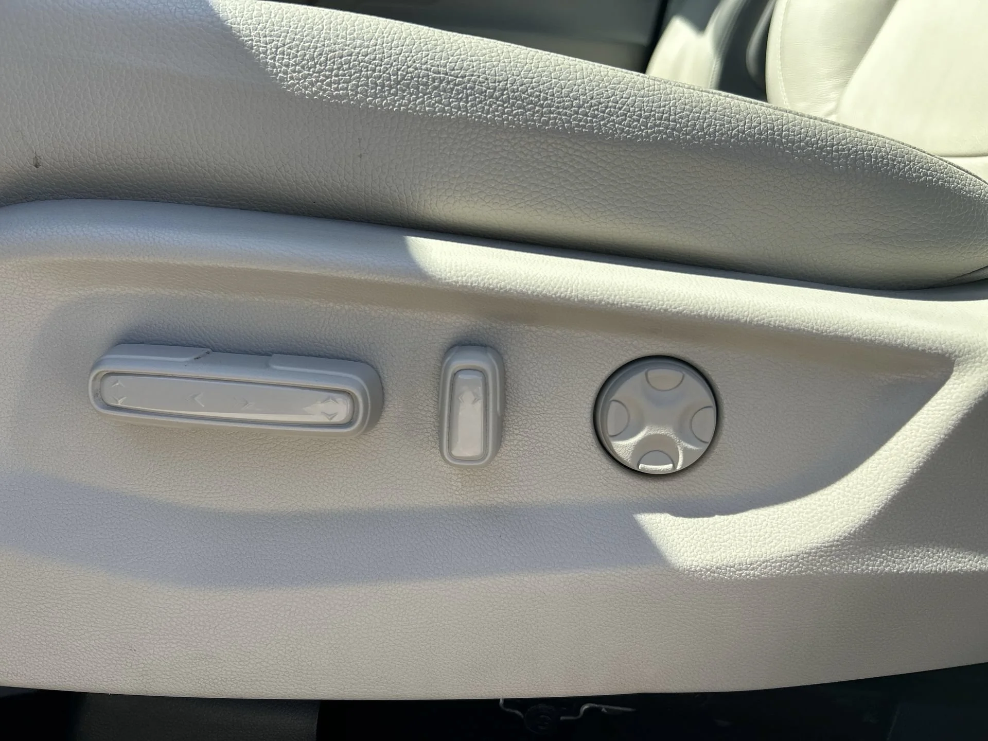 2025 Honda Odyssey EX-L - Photo 14