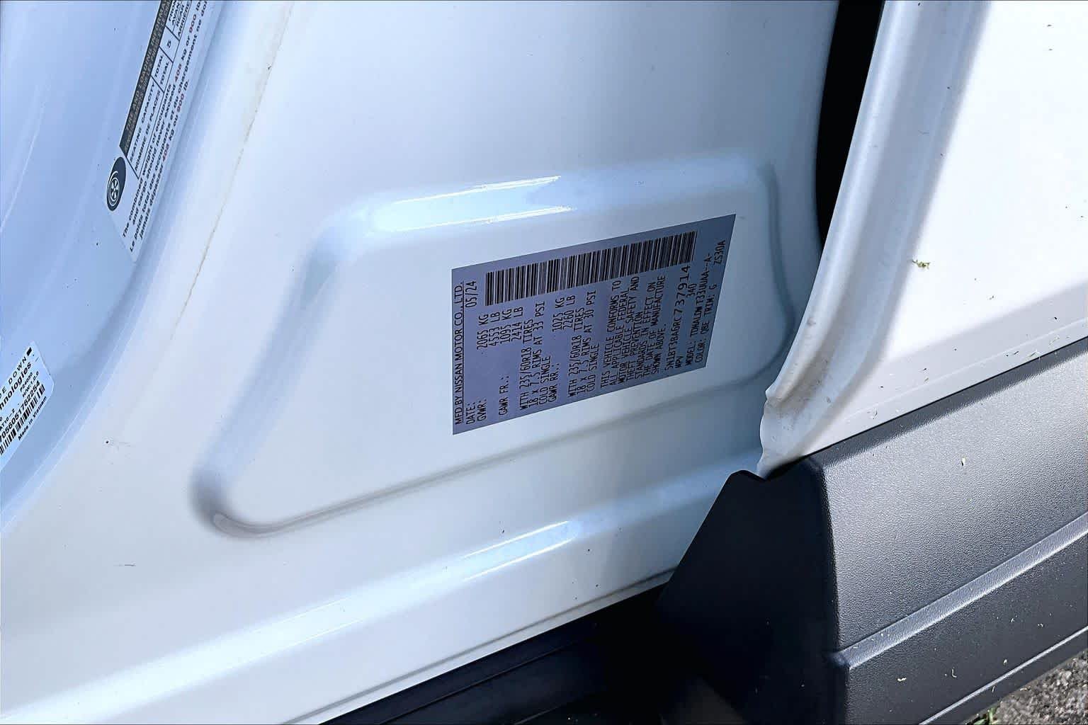 Used 2024 Everest White Pearl Nissan SV image 33
