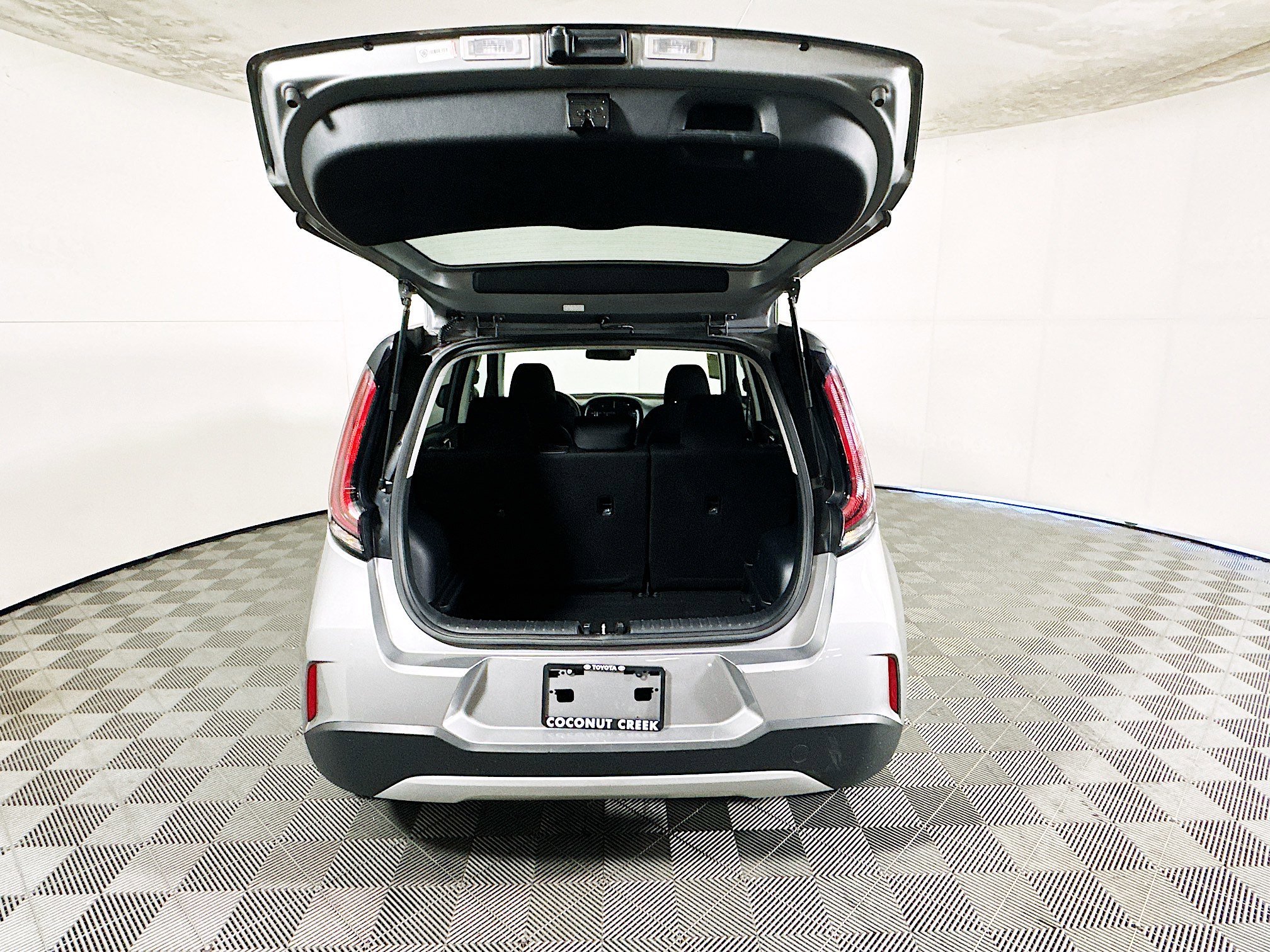 Used 2024 Steel Gray Kia LX image 30