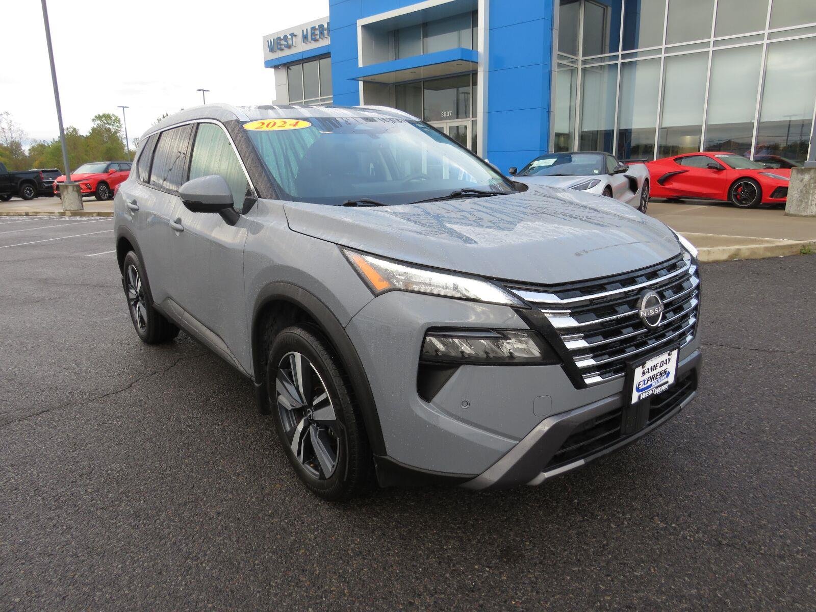 Used 2024 Boulder Gray Pearl Nissan SL image 2