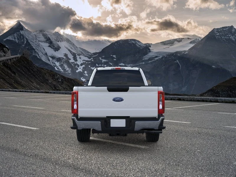 New 2026 Oxford White Ford XLT image 5