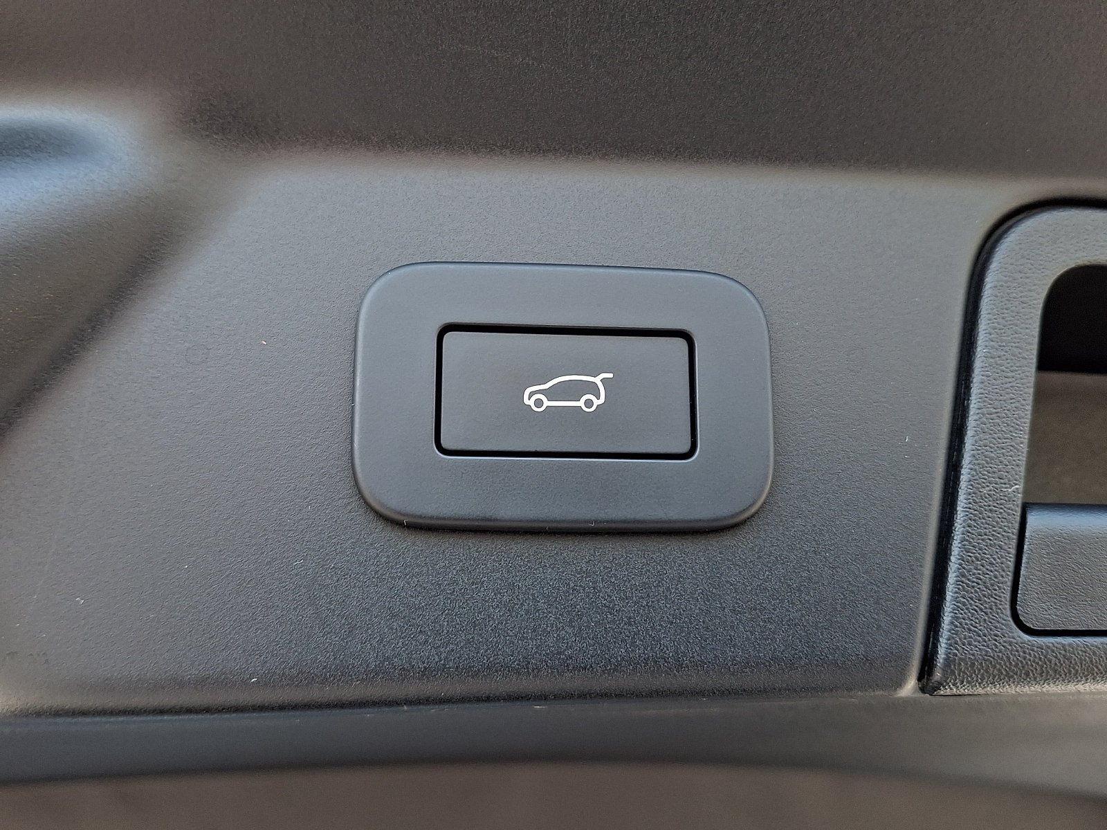 Used 2026 Fuji White   1Aa Land Rover S image 29