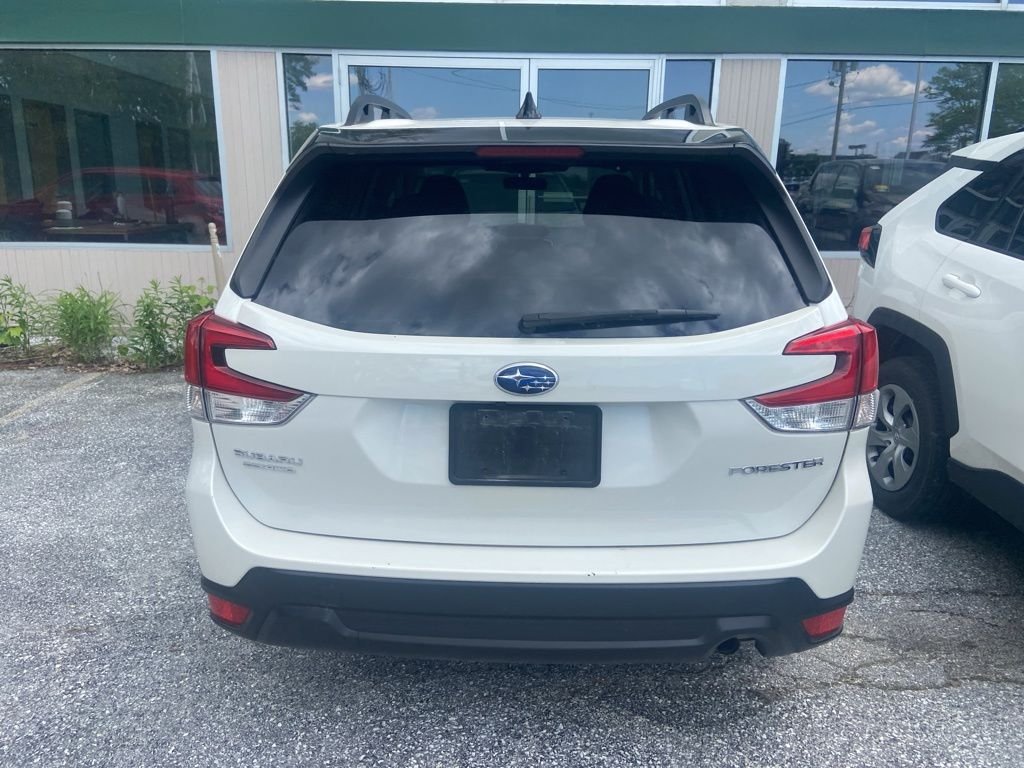 Used 2024 Crystal White Pearl Subaru Premium image 4