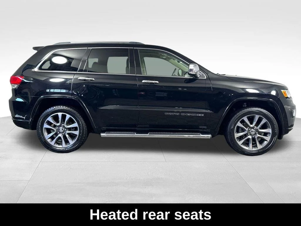 Used 2018 Diamond Black Crystal Pearlcoat Jeep Overland image 18