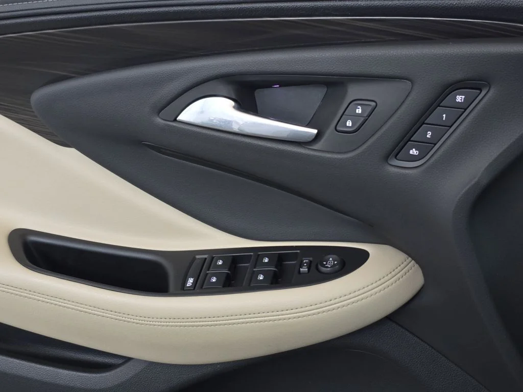 Used 2019 Gray Buick Premium I image 29
